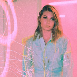 laur-elle-nxtstyle-the-next-100-2020-music-guide